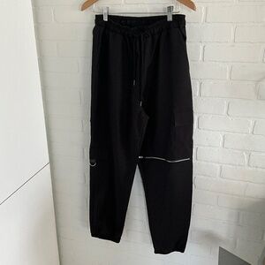 NWOT Cute Women’s track pants Baggy Black Lagenlook Minimalist L